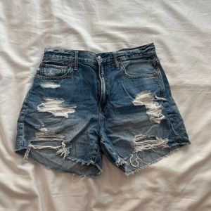AE 90s boyfriend short